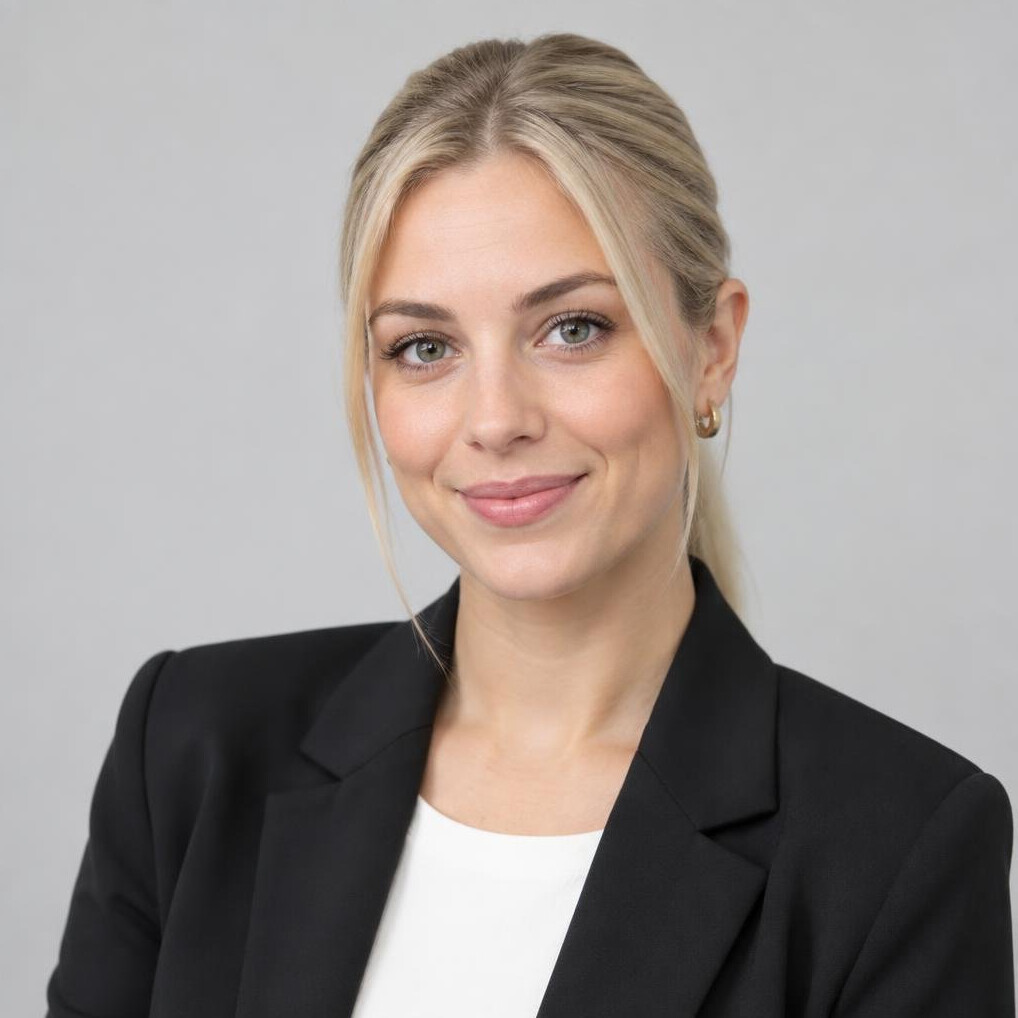 Studio portrait of a Croatian woman in her late 20s, data analyst
